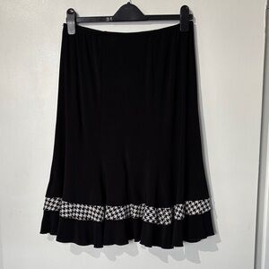 Bali Size Medium Black Skirt with Houndstooth Detail